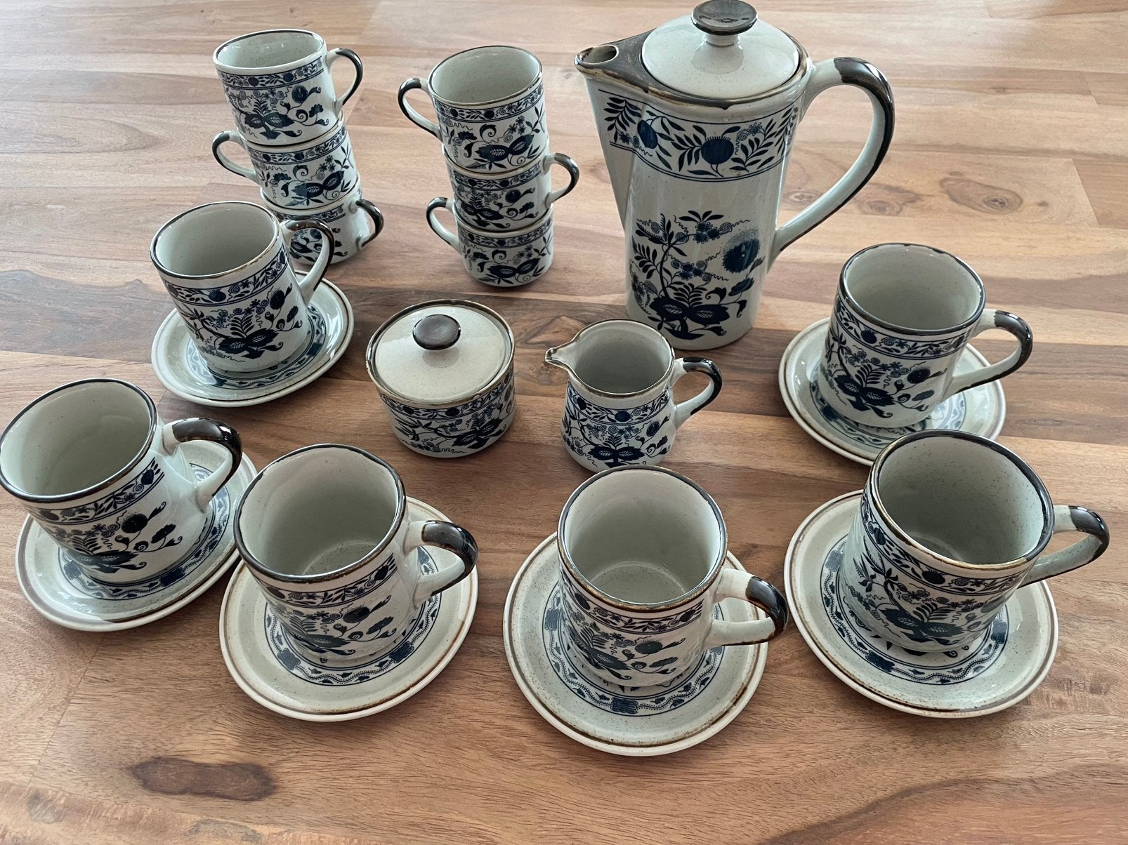 Koffieservies met grote en kleine tassen, Antiek en Kunst, Ophalen