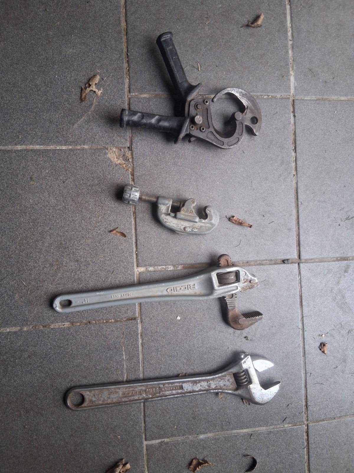 sanitair gereedschap, Ophalen