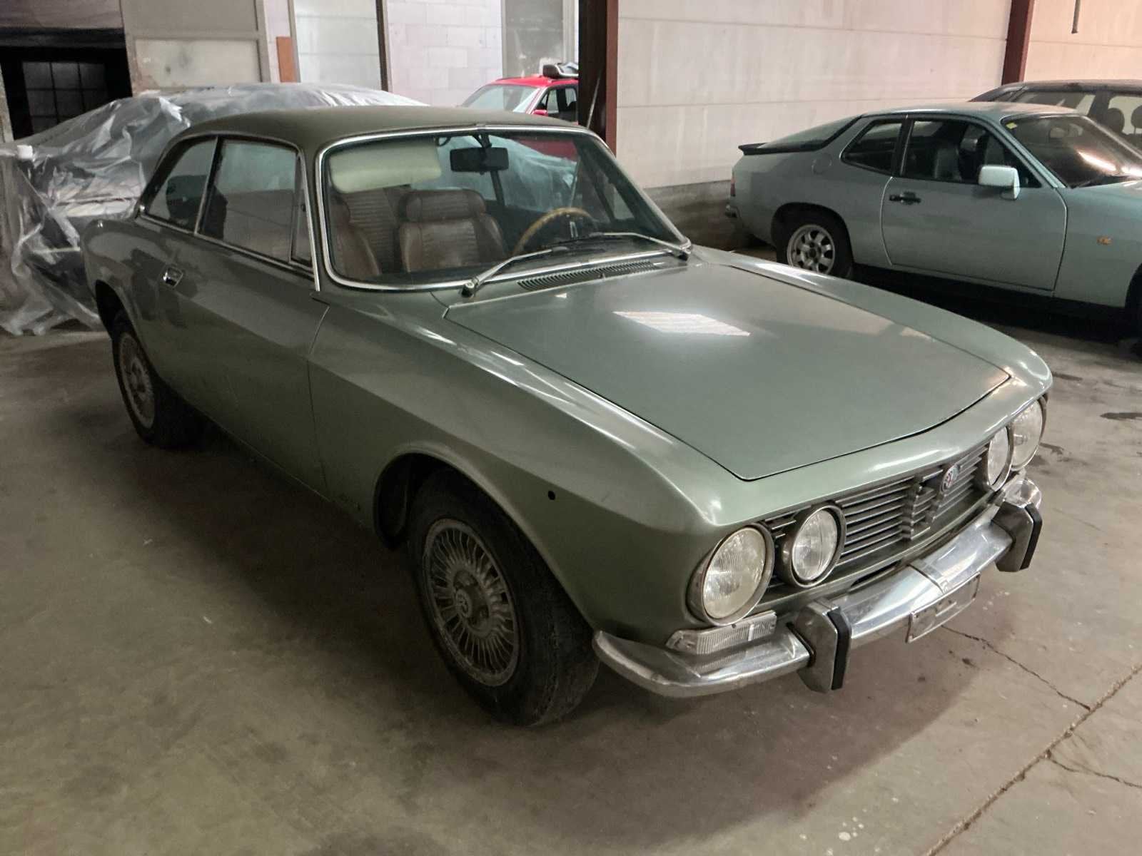Alfa Romeo Bertone 2.0 Veloci Oldtimer 1974 (projet de resta, Autos, Achat, Entreprise, Boîte manuelle, Autre carrosserie