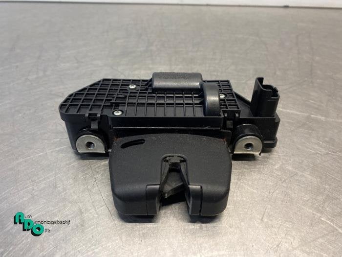 Mécanique de verrouillage hayon d'un Peugeot 208 (208 12-), -, 3 mois de garantie, Utilisé, -