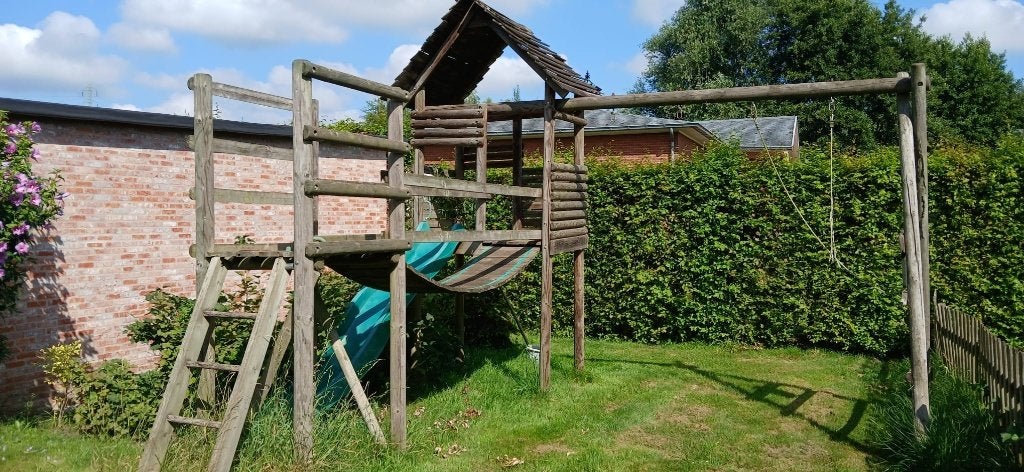Houten speeltuig - schommel - glijbaan - klimmuur, Kinderen en Baby's, Speelgoed | Buiten | Speeltoestellen, Ophalen, Gebruikt