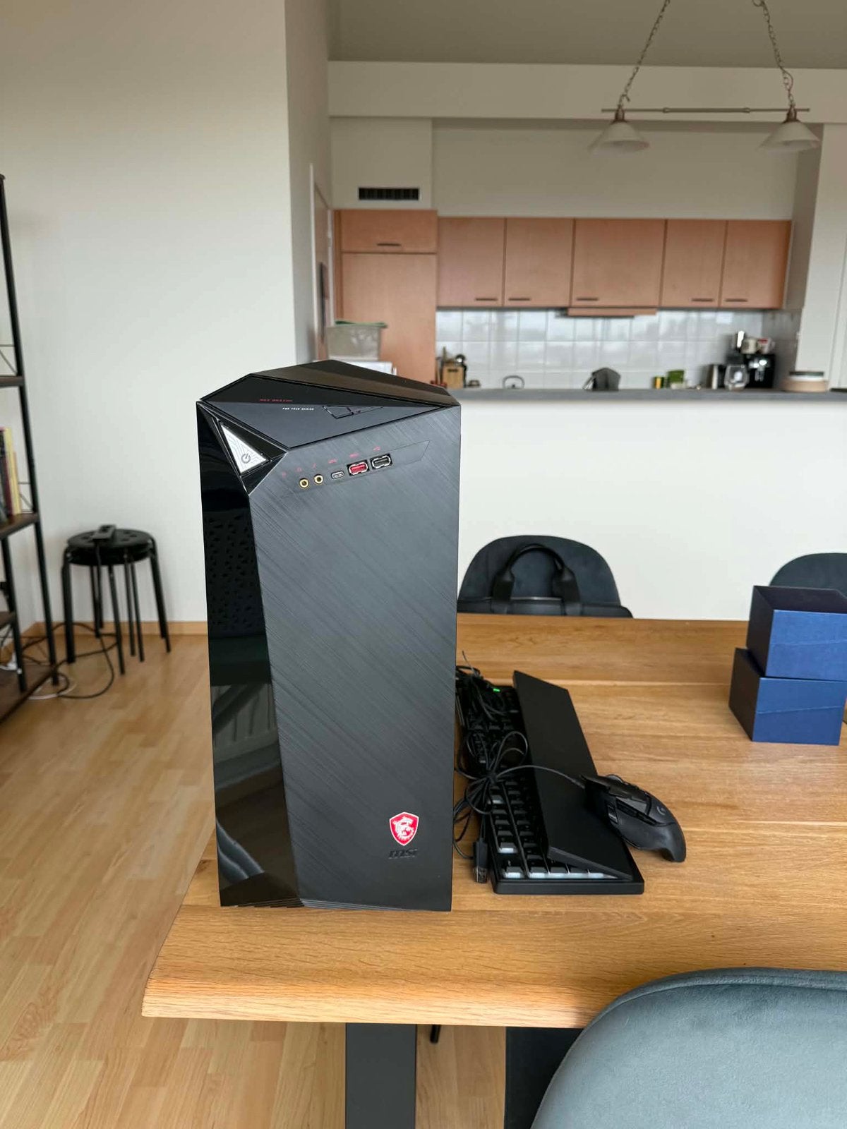 Ensemble complet de PC de jeu MSI|i5 |Razer et Logitech Gear, HDD, 8 GB, Comme neuf, Enlèvement