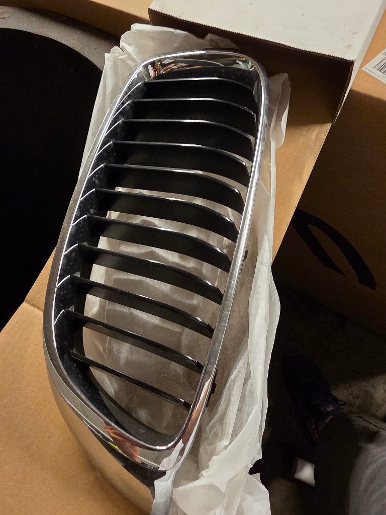 Originele BMW 320e G21 grilles (OEM) – Chroom/Zwart, Ophalen, Nieuw, Voor, BMW