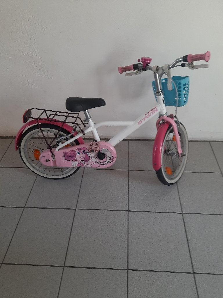 Meisjesfiets BTWin 16 inch wielen, 16x, Fietsen en Brommers, Fietsen | Meisjes, Ophalen, Terugtraprem, Gebruikt, B-Twin