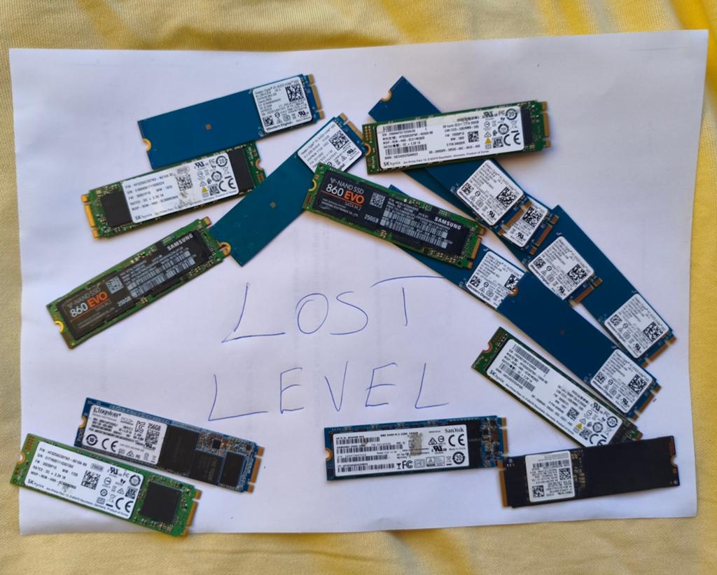 Pakket van 15 M.2 SATA SSD's van 256 GB - Samsung, SanDisk,, Computers en Software, Harde schijven, Intern, 250/256, Refurbished