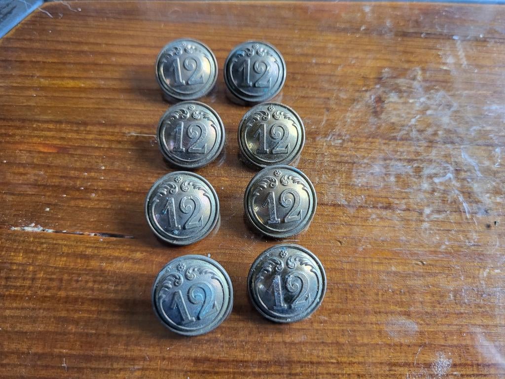 Lot 8 boutons 12eme de Ligne, Belgique 1WW, Envoi