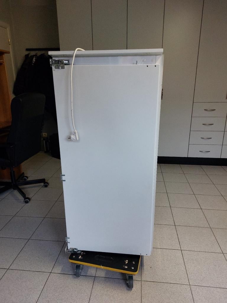 Réfrigérateur encastré AEG 205 litres, 120 à 140 cm, Sans bac à congélation, Enlèvement, Utilisé