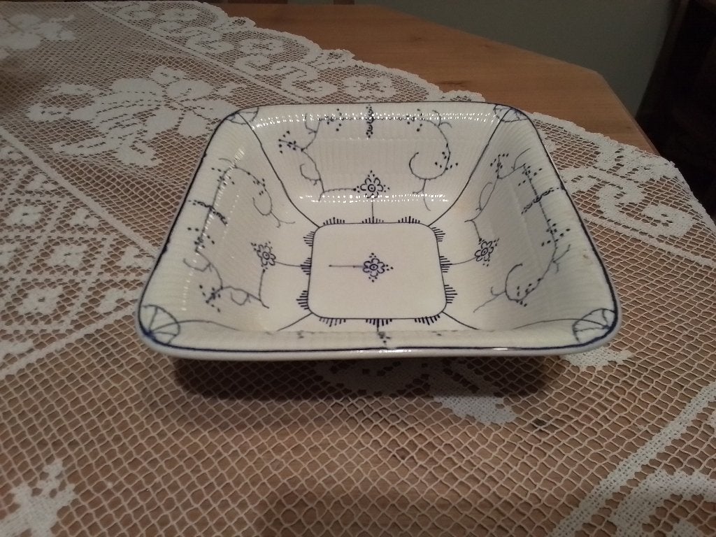 Plat de service carré Villeroy & Boch Dresen, Antiquités & Art, Enlèvement ou Envoi