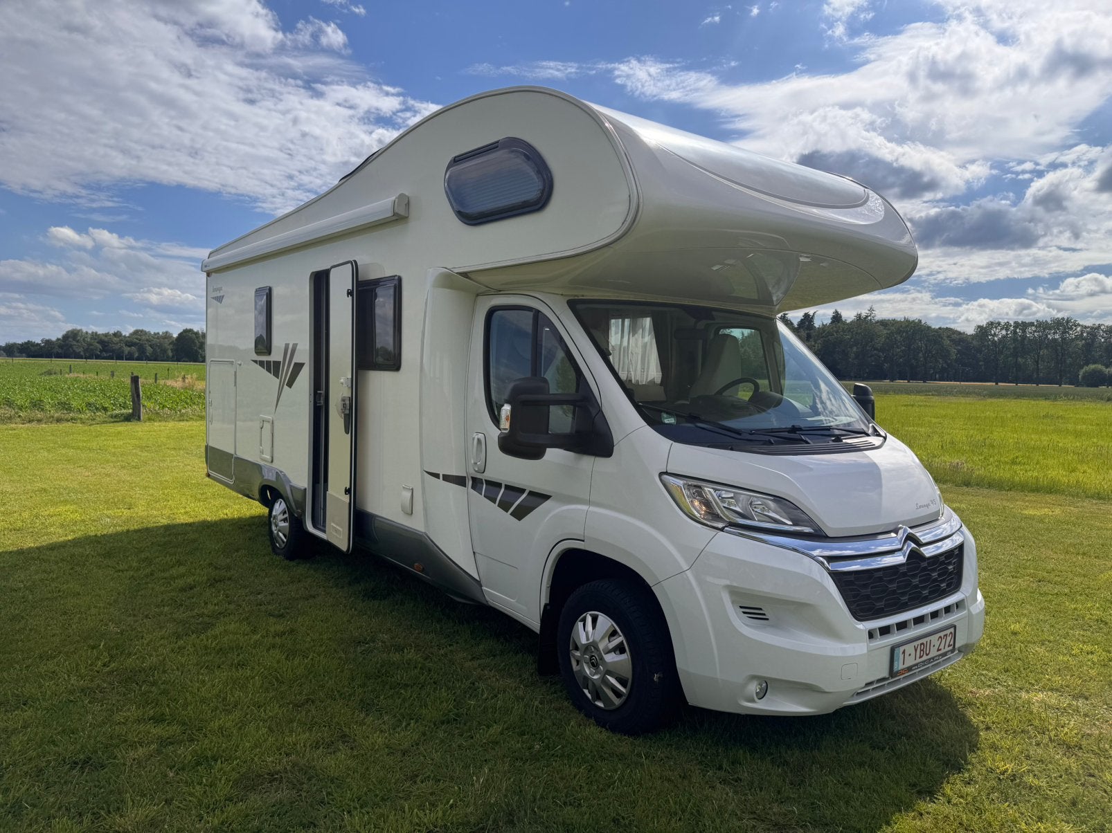 Mobilhome lounge 45, Caravans en Kamperen, Mobilhomes, Particulier, Alkoof, Handgeschakeld, Cassettetoilet, Douche, Elektrische ramen