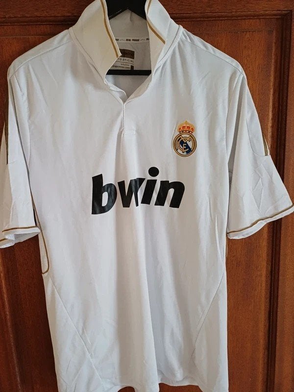 Polo Real Madrid Officiel "Producto Oficial" 2009/2010, Collections, Articles de Sport & Football, Comme neuf, Maillot, Envoi