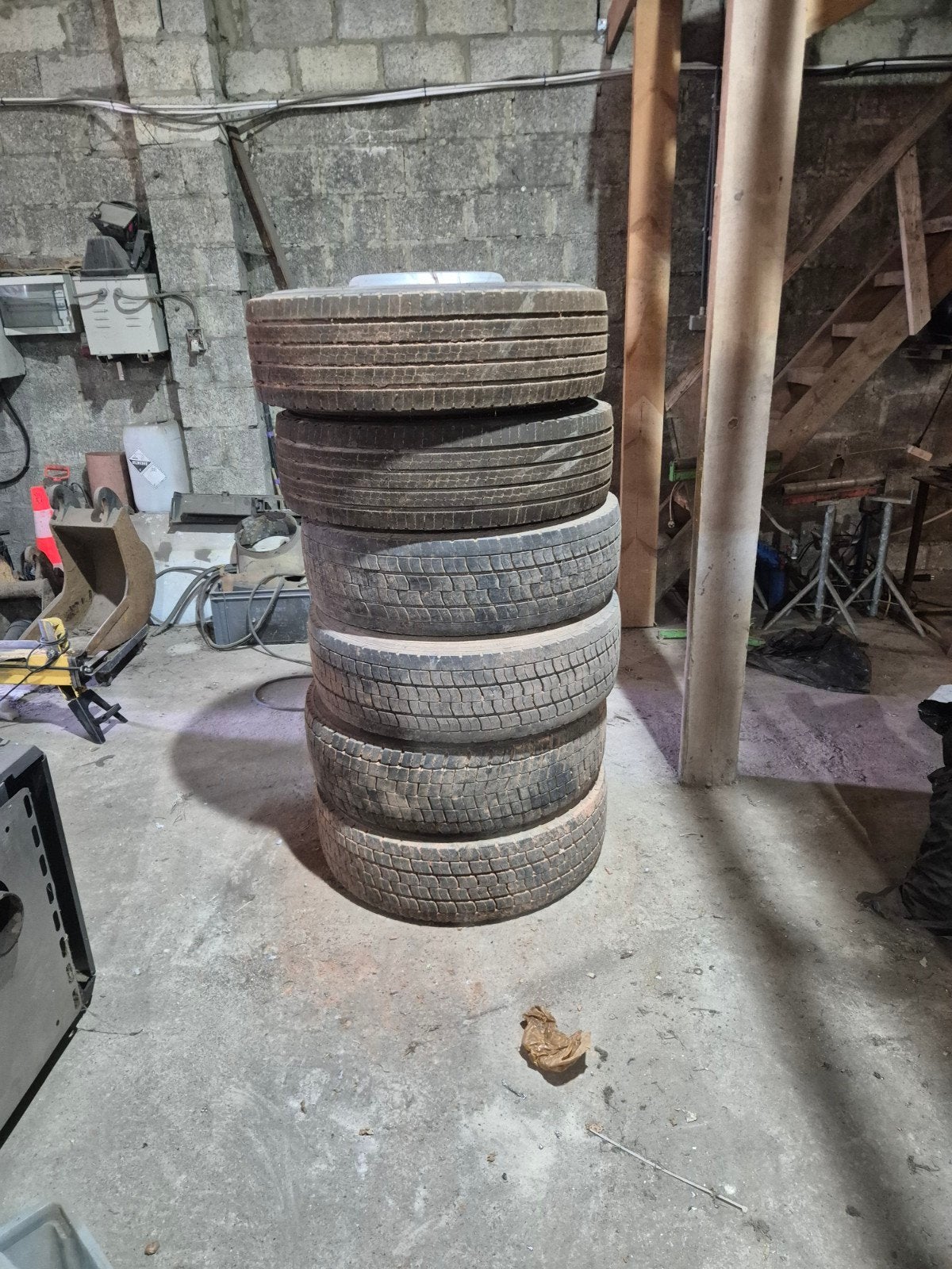 Pneus de camion, Neuf, 265 mm, Autres dimensions, Pneu(s)