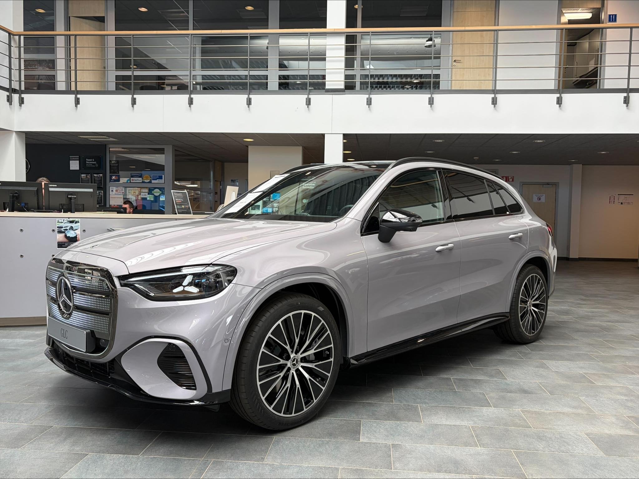 Mercedes-Benz GLC GLC 400 4MATIC AMG Line Nieuwe wagen DOS 8, Automaat, Stof, 2535 kg, 2400 kg