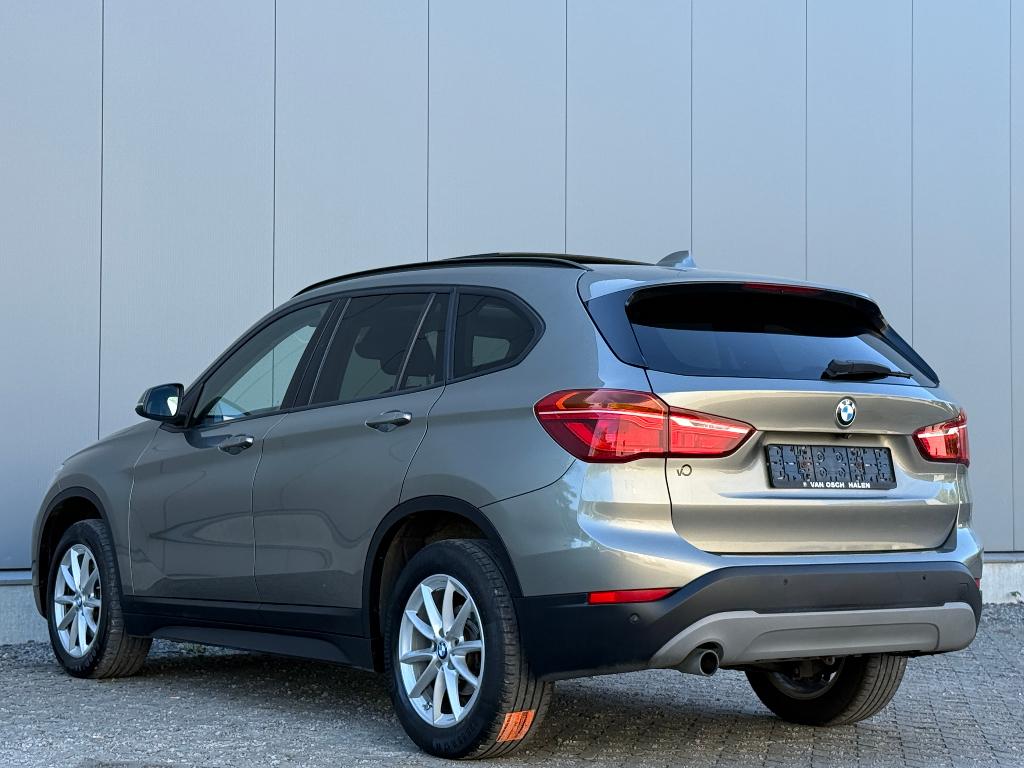 BMW X1 2.0dA sDrive18 Pano Camera Led Cruise Elek.Achterklep, Autos, BMW, X1, Argent ou Gris, Achat, Entreprise
