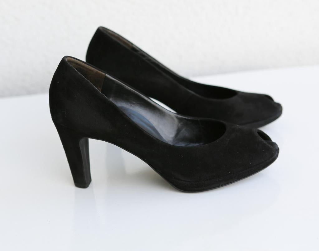Paul Green suède pumps maat 38, Kleding | Dames, Schoenen, Pumps, Zwart, Ophalen of Verzenden, Zo goed als nieuw
