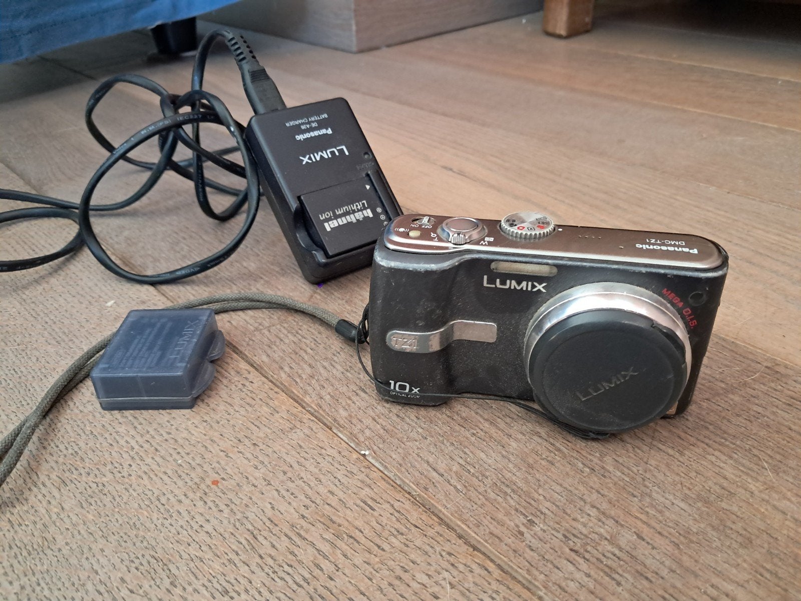 Digitaal fototoestel : Lumix + 2 batterijen + batterijlader, Audio, Tv en Foto, Ophalen of Verzenden