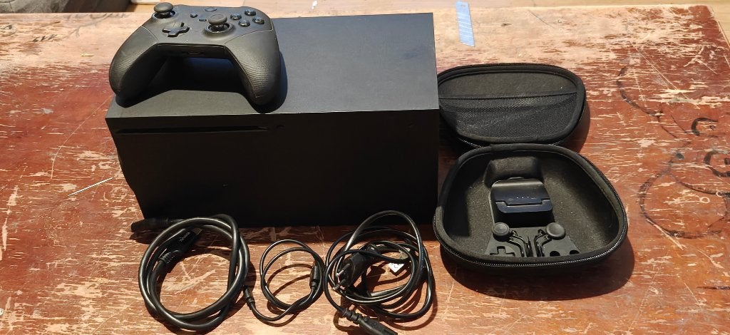 Xbox series x met xbox elite2 controler + bijhorende kabels, Consoles de jeu & Jeux vidéo, Consoles de jeu | Xbox | Accessoires