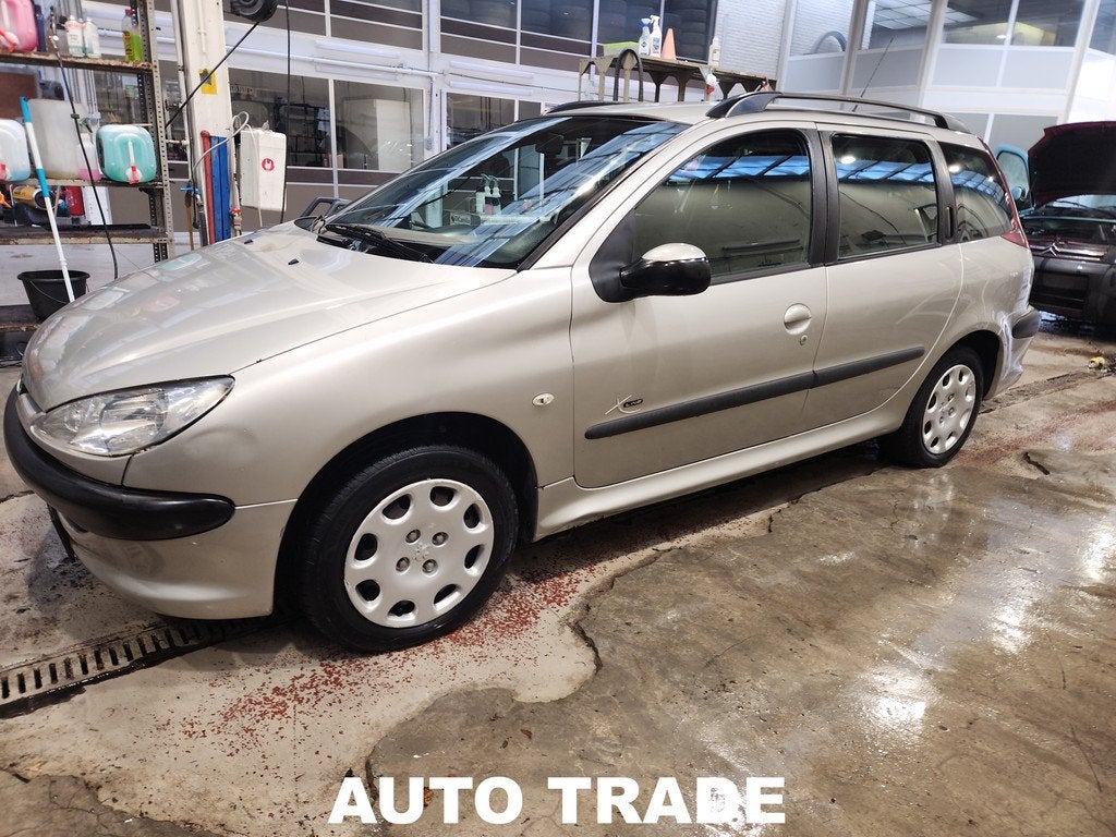 Peugeot 206 1.6 Diesel | Airco | 1 jaar garantie | keuring, Voorwielaandrijving, Stof, 4 cilinders, 1600 cc