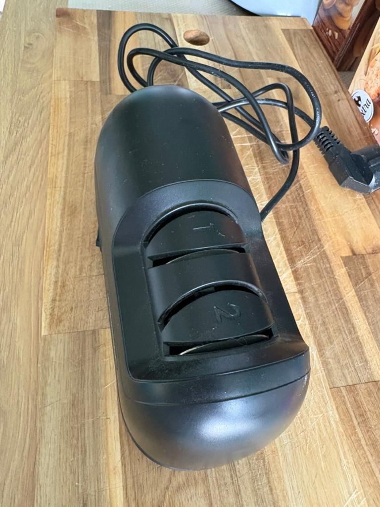 Aiguiseur électrique, Huis en Inrichting, Keuken | Bestek, Ophalen of Verzenden, Zo goed als nieuw, Overige materialen, Bestekset