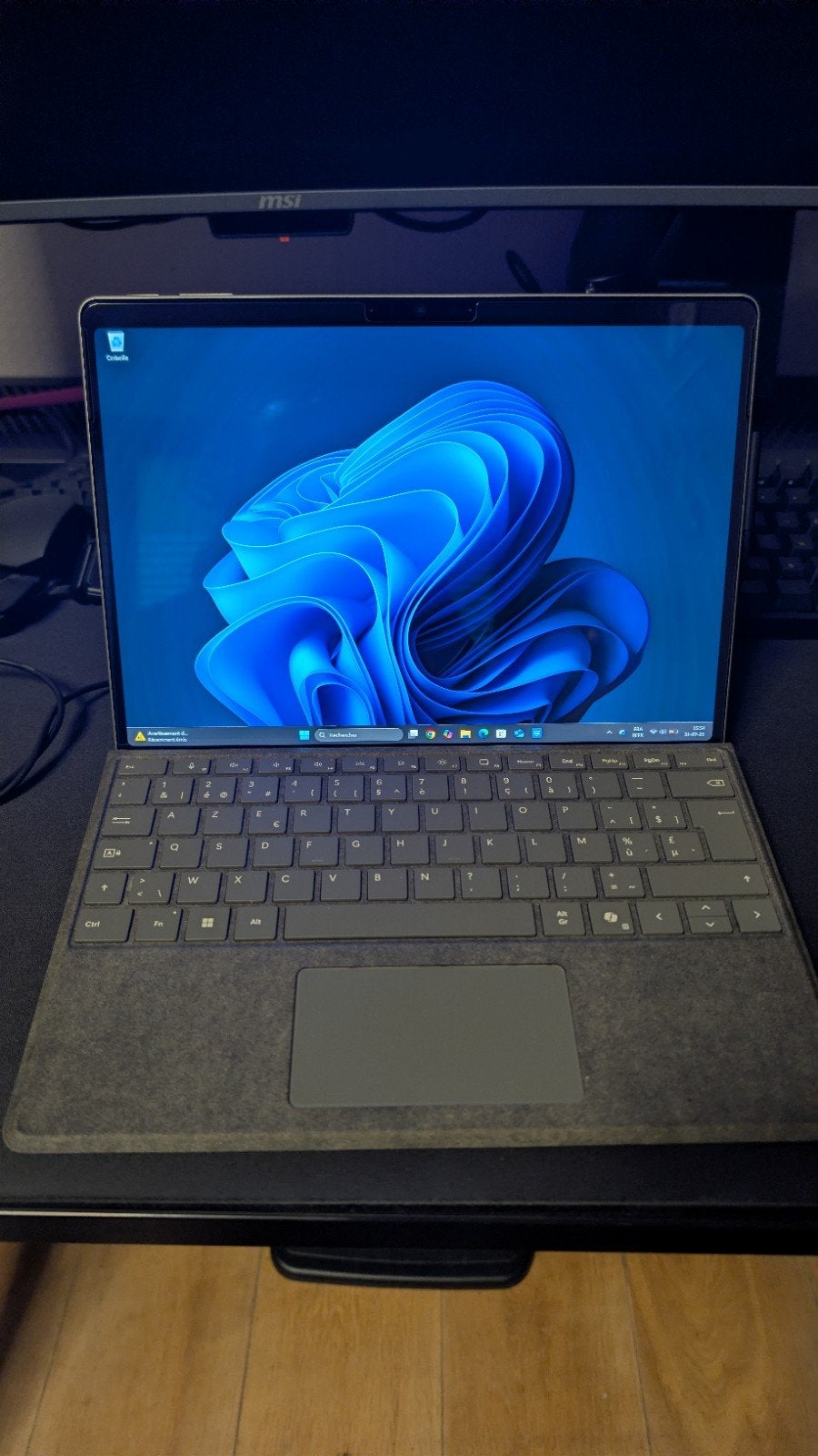 Microsoft Surface Pro 10 (Ultra 7, 32Go RAM, 1To) + Clavier, Enlèvement, SSD