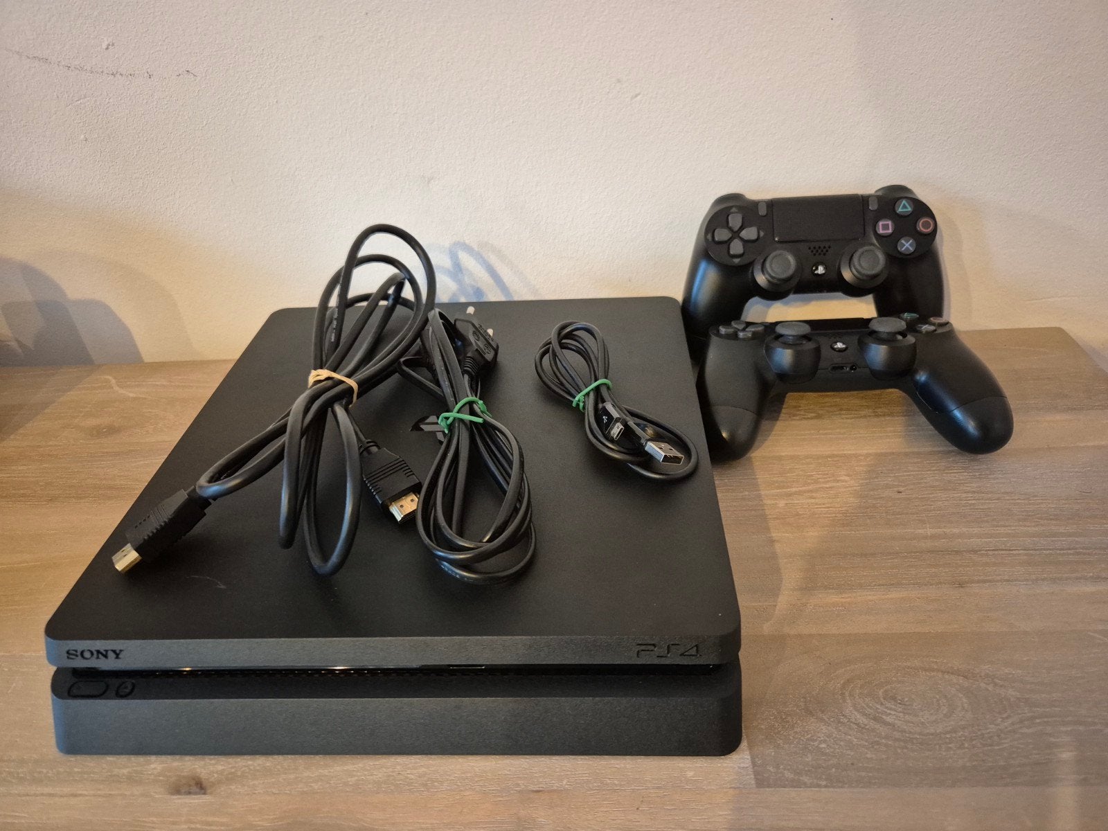 PS4 Slim 1TB, Comme neuf, Enlèvement, 1 TB, Avec jeux