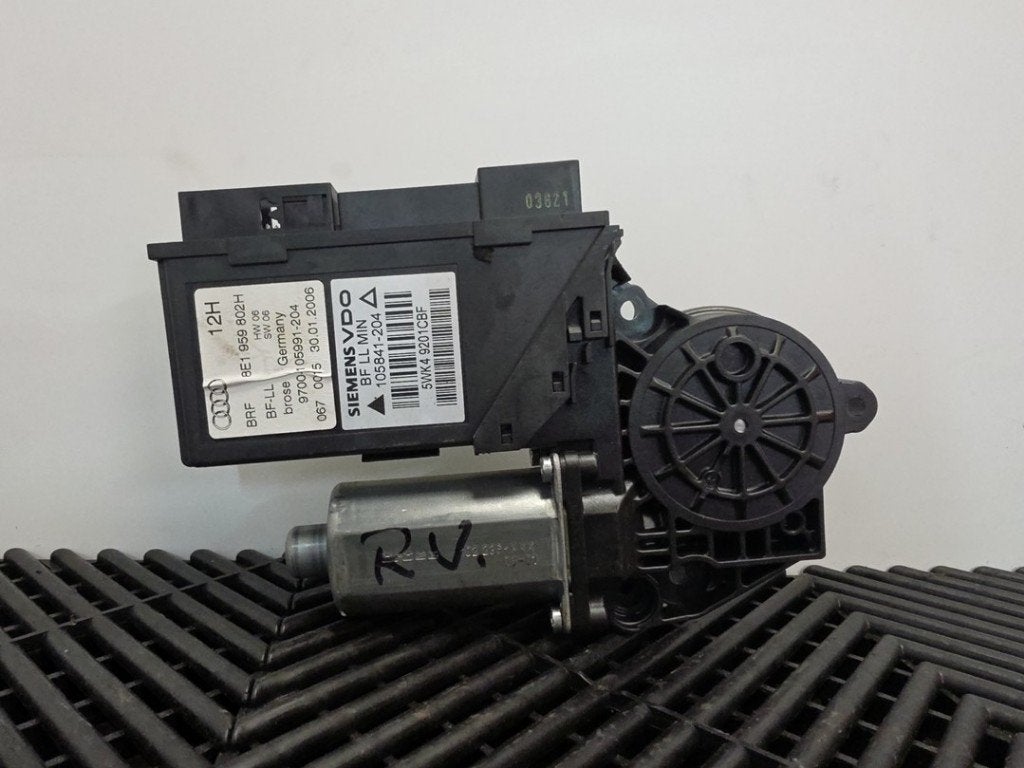 MOTEUR LEVE VITRE ELECTRIQUE Audi A4 Avant (B7), Autos : Pièces & Accessoires, Robert Bosch AG, Audi, Utilisé, Robert-Bosch-Allee 1
74232  Abstatt, DE