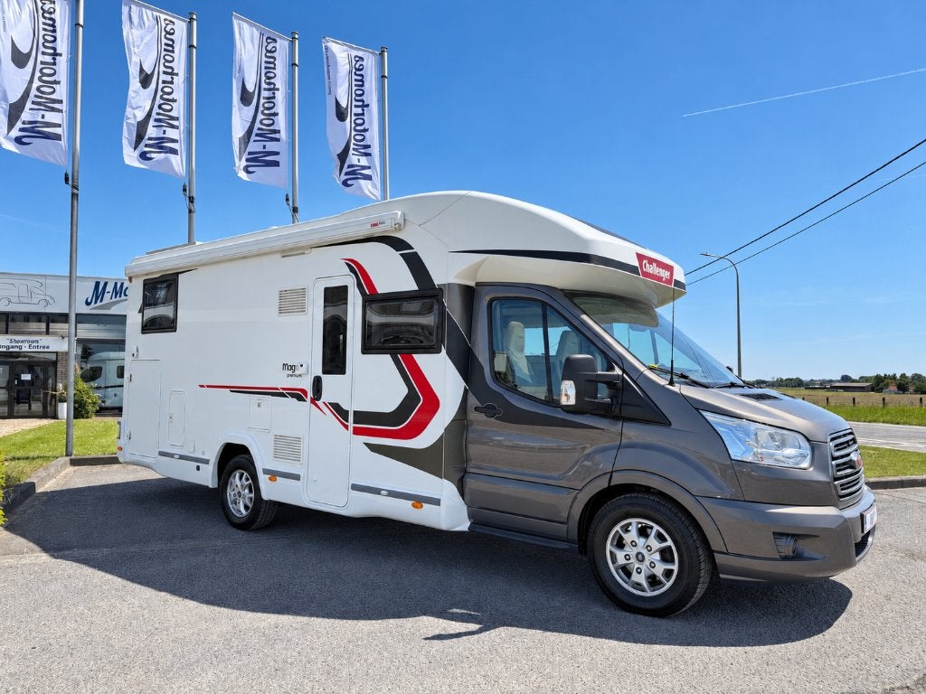 Challenger Premium 170pk Aut. | 39.000 km! Dakairco - Solar, Automaat, Koelkast, Caméra de recul, Dakluik