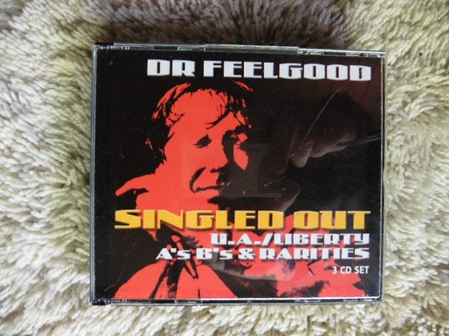DR Feelgood 3 cd  Singled Out (A's & B's & rarities), CD & DVD, Enlèvement ou Envoi, Comme neuf, Édition spéciale, Blues rock