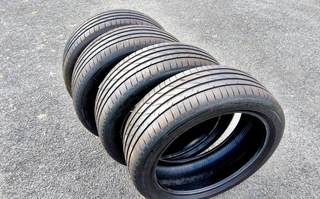 4 nouveaux pneus été Hankook 235/45R20, Neuf, Pneus été, Pneu(s), Enlèvement