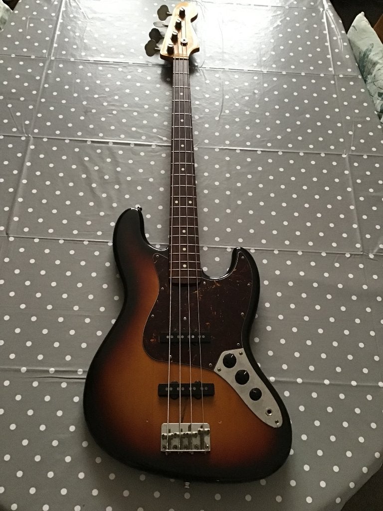 36 jaar oud Fender Jazz Bass Japan prijs 1250€, Musique & Instruments, Enlèvement, Utilisé, Électrique
