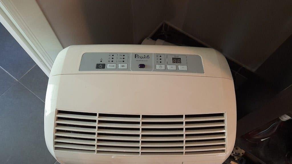 Mobiele airco Delonghi Pinguino, Elektronische apparatuur, Airco's, Zo goed als nieuw, Mobiele airco, 60 tot 100 m³, Koelen en Ontvochtigen
