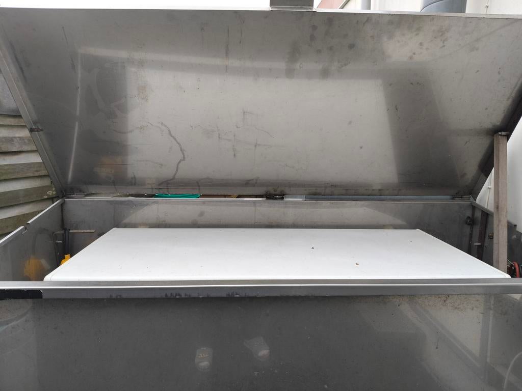 Inox buitenbak met deksel 1m75 op 70cm, Ophalen