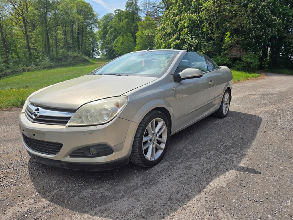 Opel Astra Twintop 1900 Cdti 150cv /// PETIT PRIX  ///, Autos, Cuir, Achat, Cabriolet, Boîte manuelle