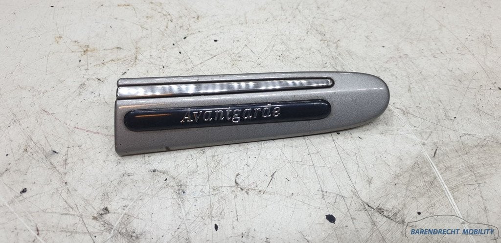 Pare-chocs avant droit Mercedes Classe E W211 Avantgarde arg, Mercedes-Benz AG, Mercedes-Benz, Utilisé, Mercedesstrasse 120
70372  Stuttgart, DE
