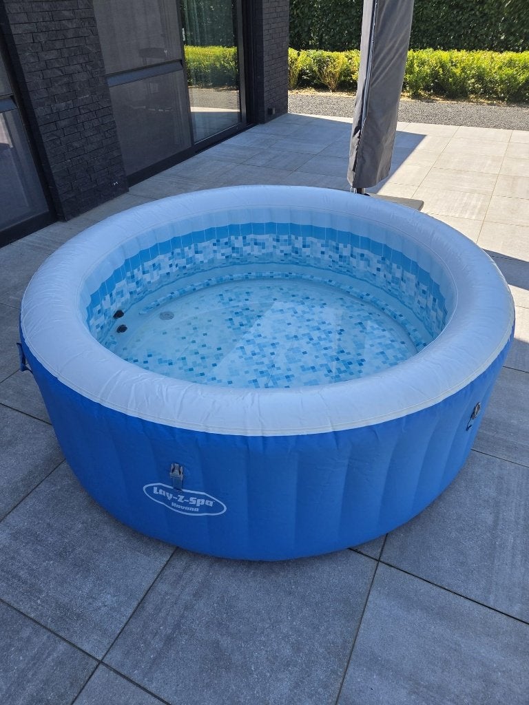 Jacuzzi, Tuin en Terras, Ophalen, Zo goed als nieuw, Afdekzeil, Opblaasbaar
