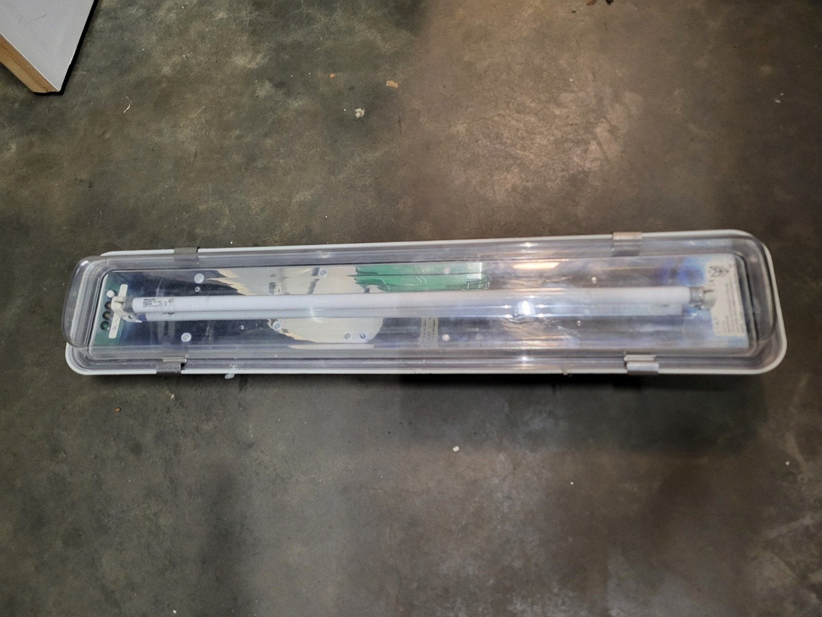 ETAP K312 noodverlichting / noodlamp IP66 met accu, Ophalen of Verzenden, Nieuw, Minder dan 50 watt, Lamp met armatuur