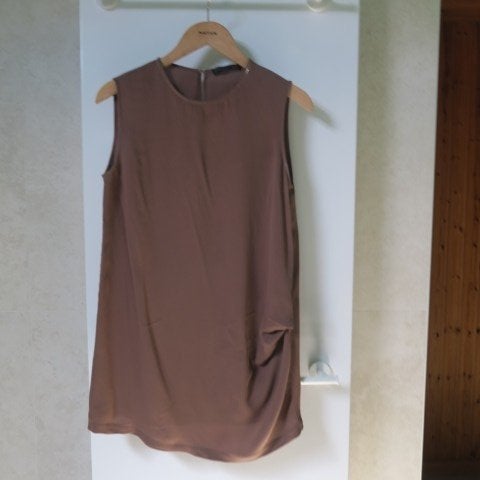 Topje nieuw zijde bruin detail Fabiana Filippi mt 38 (it 42), Kleding | Dames, Topjes, Maat 38/40 (M), Bruin, Nieuw, Ophalen of Verzenden