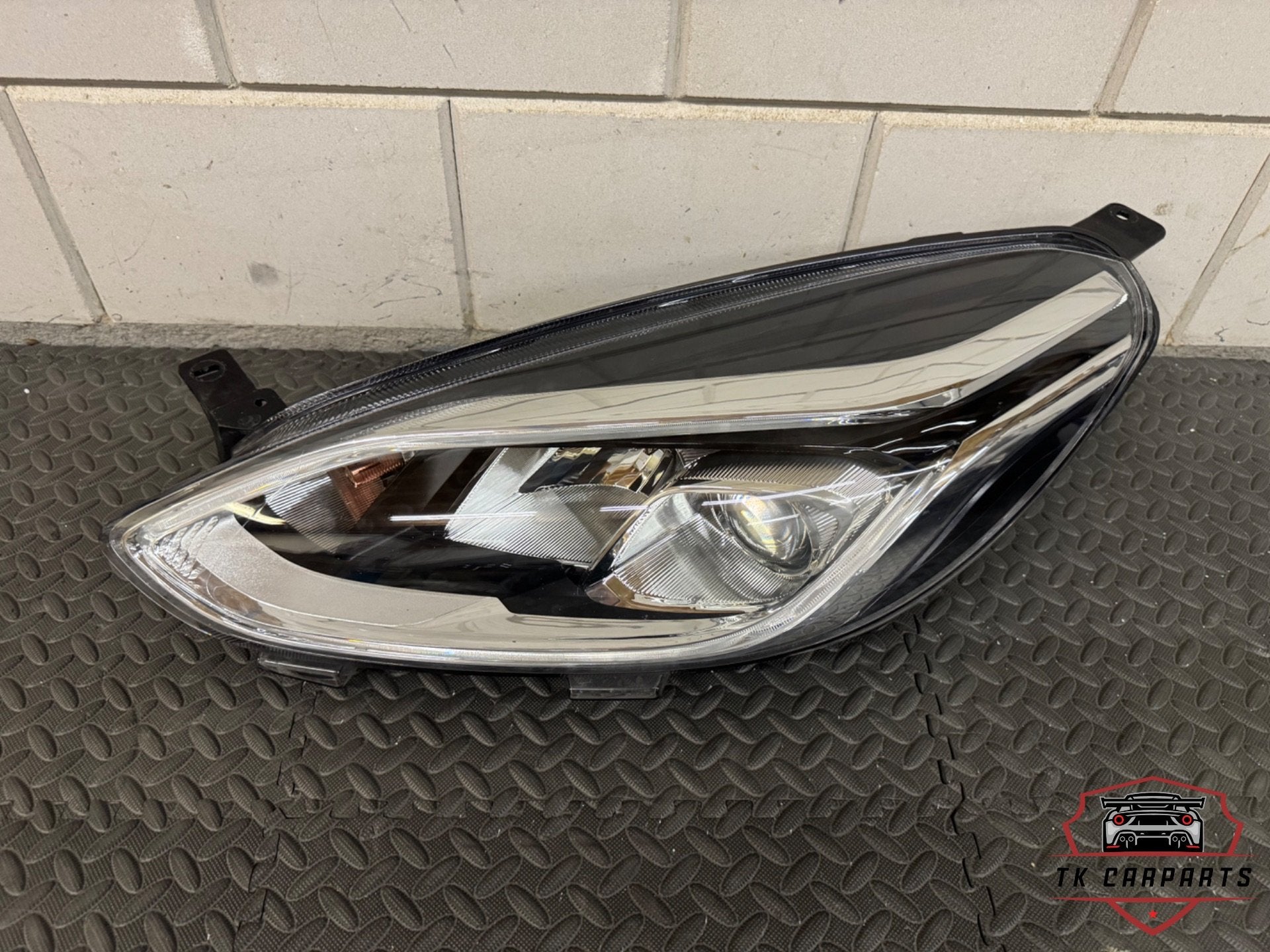 Phare gauche Ford Fiesta MK7 H1BB 13101 CJ, Neuf, Info@ford.com, Ford, Ford Motor Company