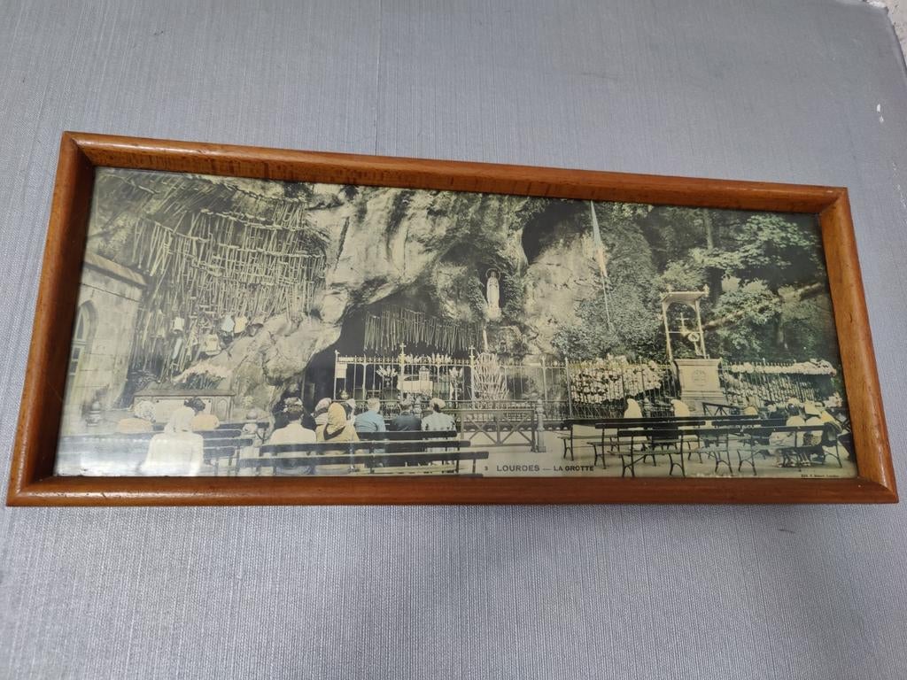 Retro foto grot van Lourdes, Ophalen