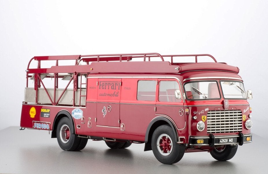CMC Ref : M-084 Ferrari Renntransporter, Typ Fiat 642, Enlèvement ou Envoi, Neuf, Voiture, Autres marques