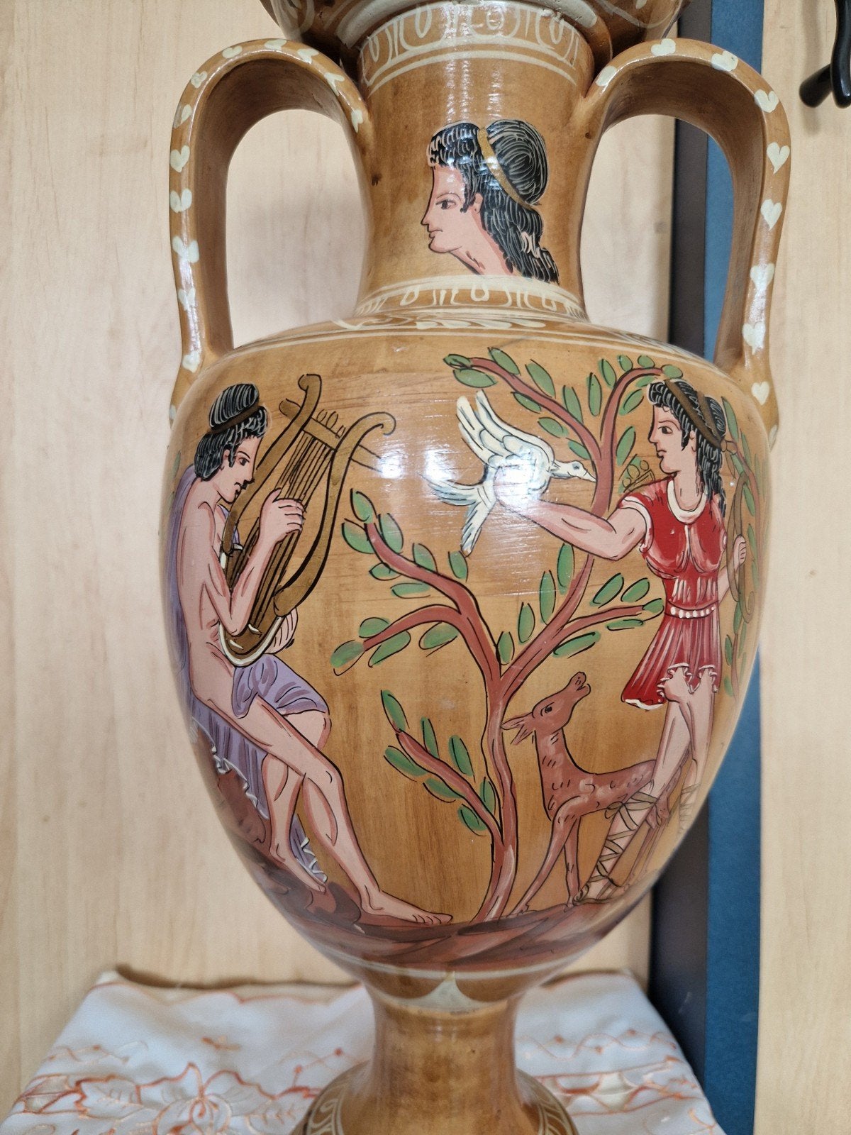 Griekse Amphora gemaakt door C. Tsicoudakis & P. Carcaus, Ophalen
