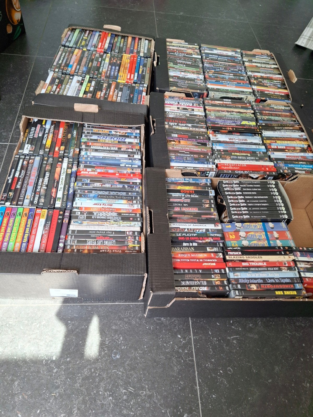 Meer dan 300 DVD's, Enlèvement, Utilisé