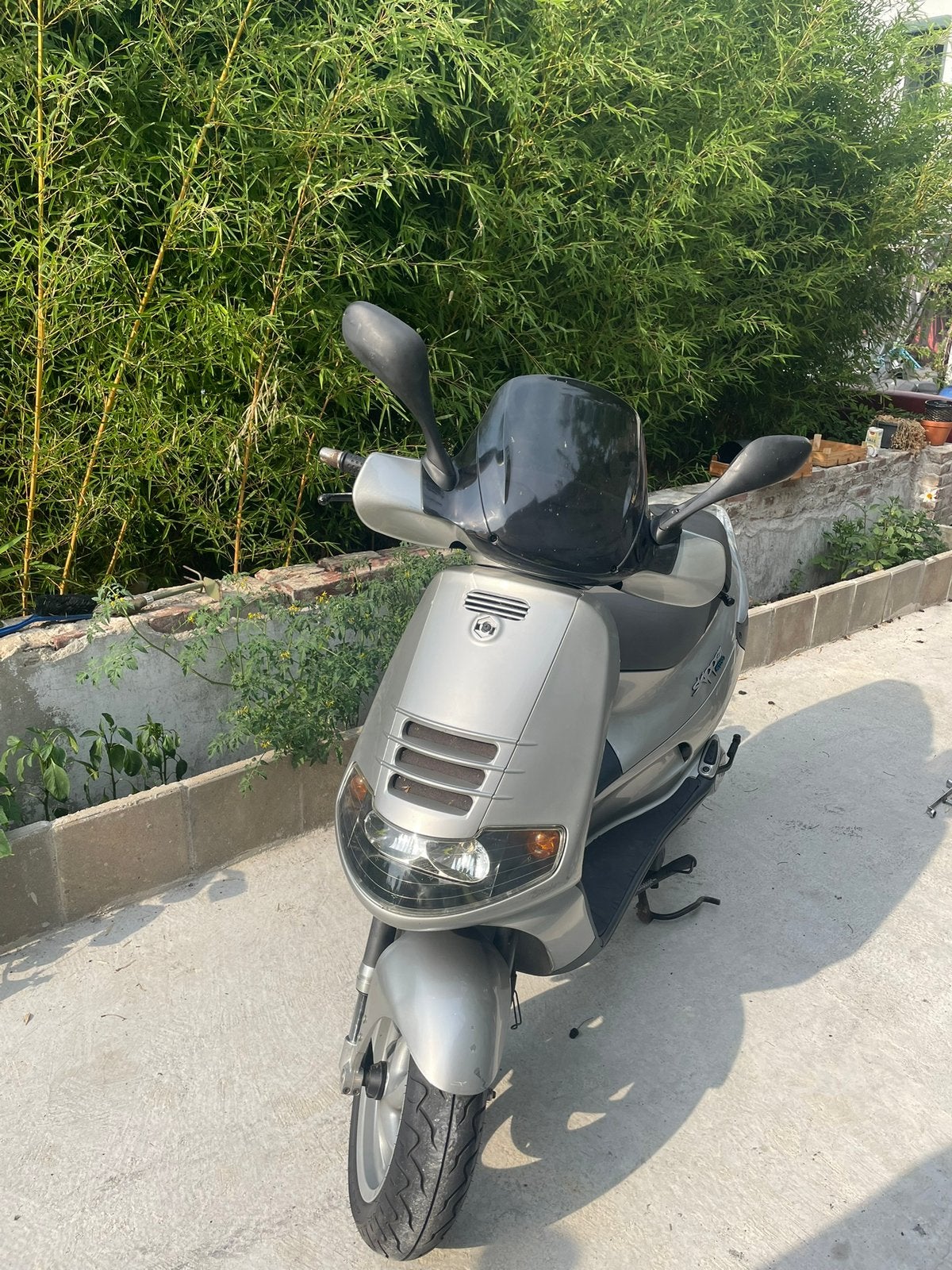 Piaggio skipper Lx ST 150cc 9250km, Vélos & Vélomoteurs, Enlèvement, Comme neuf