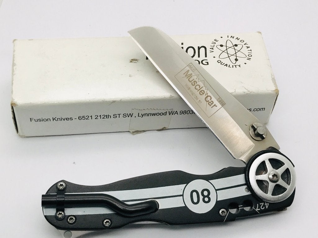 Couteau à thème rare SOG Fusion Muscle Car Lockback nouveau, Enlèvement ou Envoi, Neuf