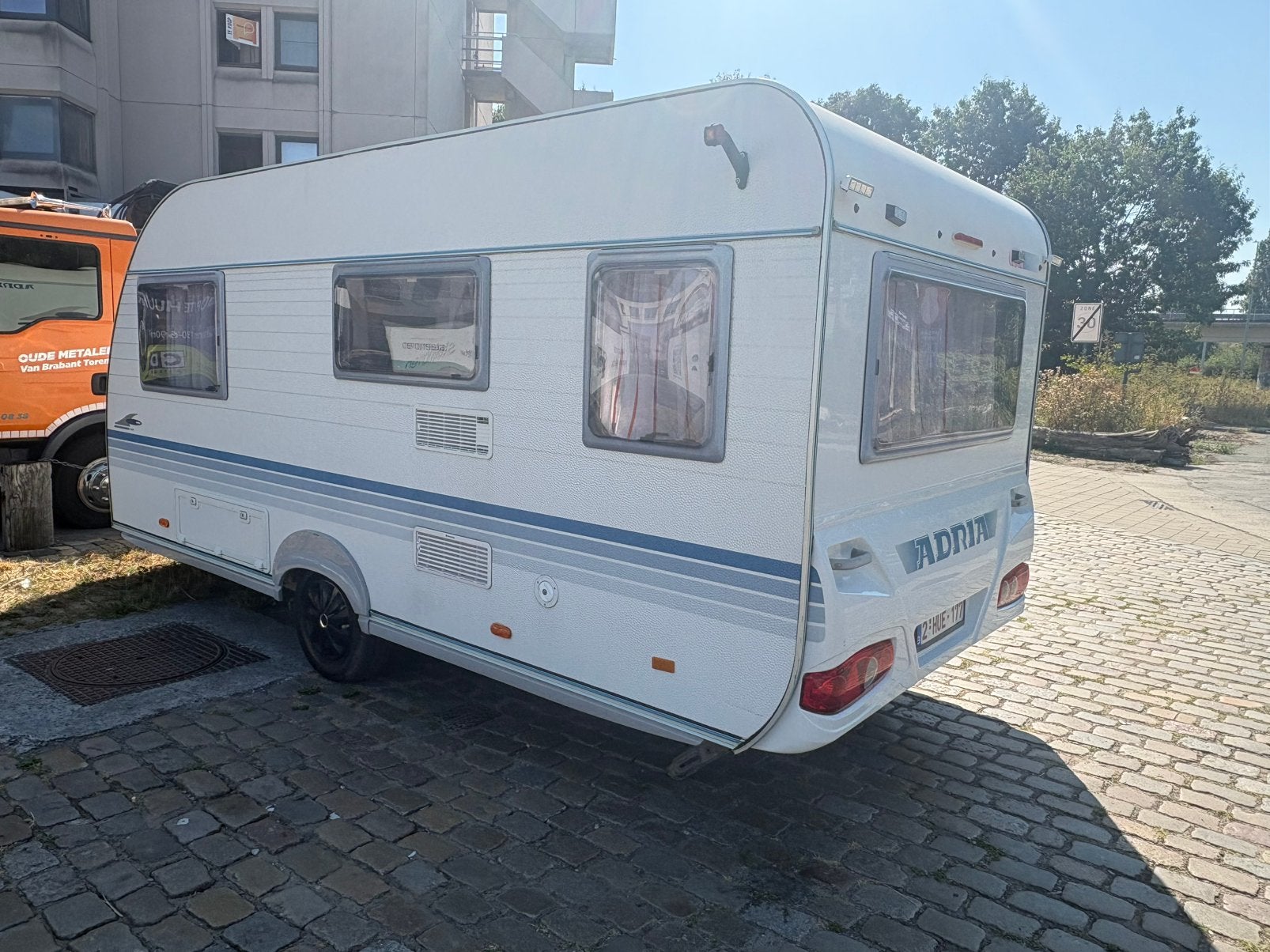 Adria 2008 - Voortent - Schade zie foto geem lekkage, Rondzit, Particulier, Adria, Douche