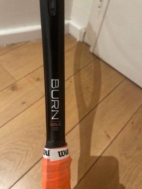 À vendre : raquette de tennis Wilson Burn 100LS, Sports & Fitness, Tennis, Utilisé, Raquette, Wilson, L3, Enlèvement ou Envoi
