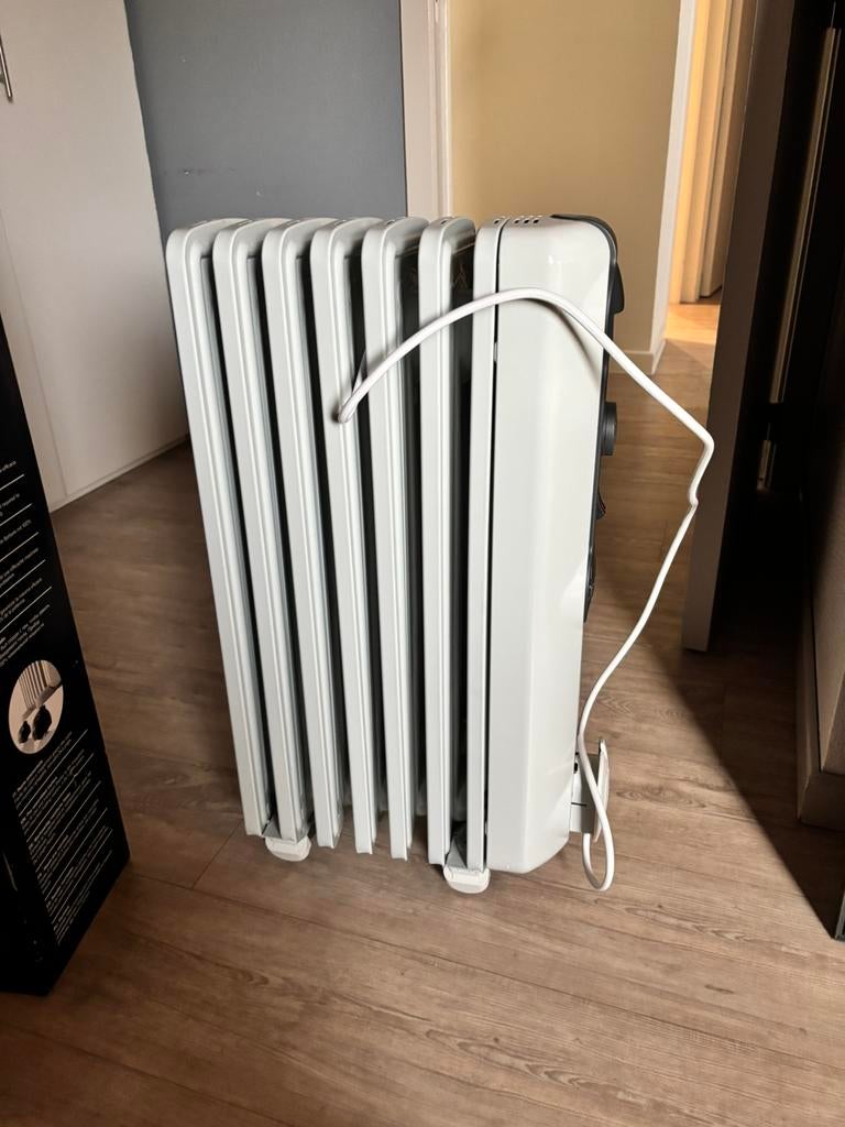 Elektronische Radiator op wieltjes 50€, Doe-het-zelf en Bouw, Ophalen, Zo goed als nieuw, Radiator