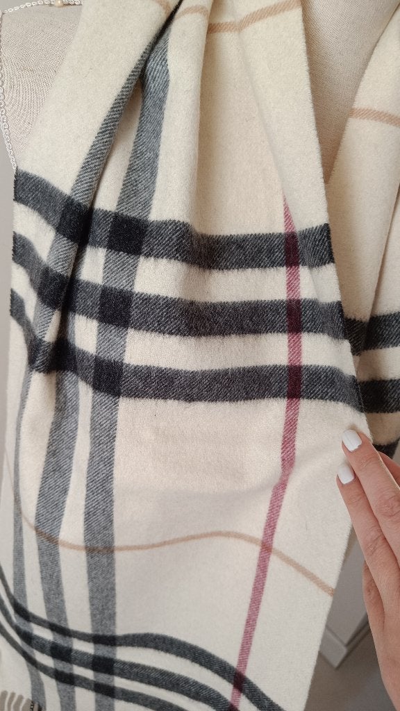 Burberry sjaal, Kleding | Dames, Burberrys, Verzenden, Zo goed als nieuw, Sjaal