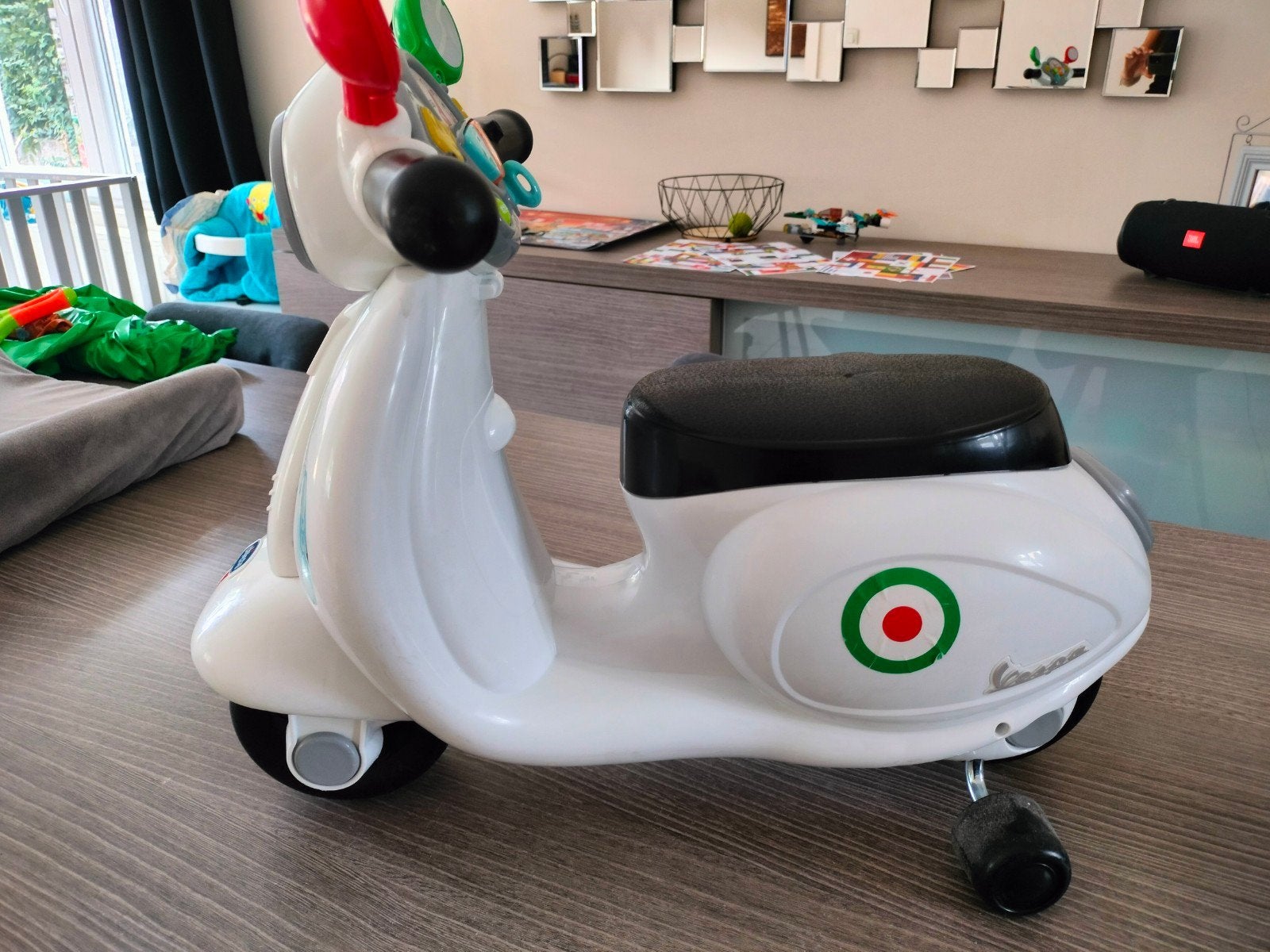 Niet-elektrische Vespa, kleine verwijderbare wielen., Ophalen