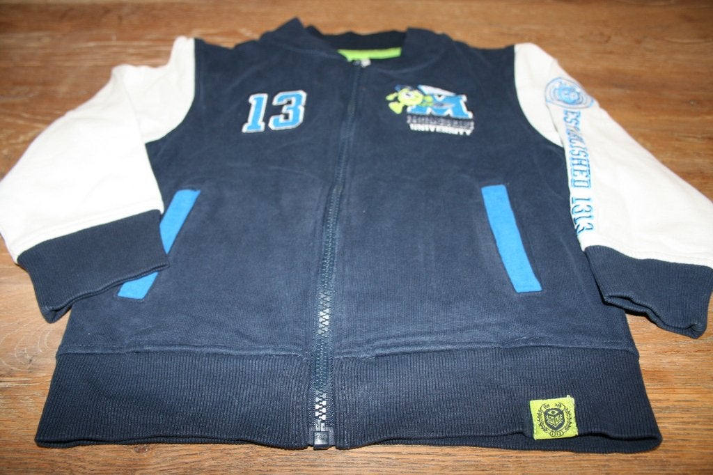 vest van Monsters University maat 98, Kinderen en Baby's, Kinderkleding | Maat 98, Gebruikt, C&A, Trui of Vest, Ophalen of Verzenden