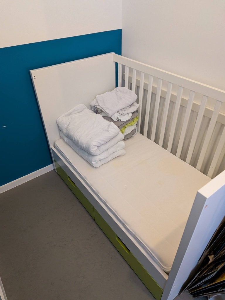 Lit bébé IKEA Stuva blanc-vert, Enlèvement, Utilisé